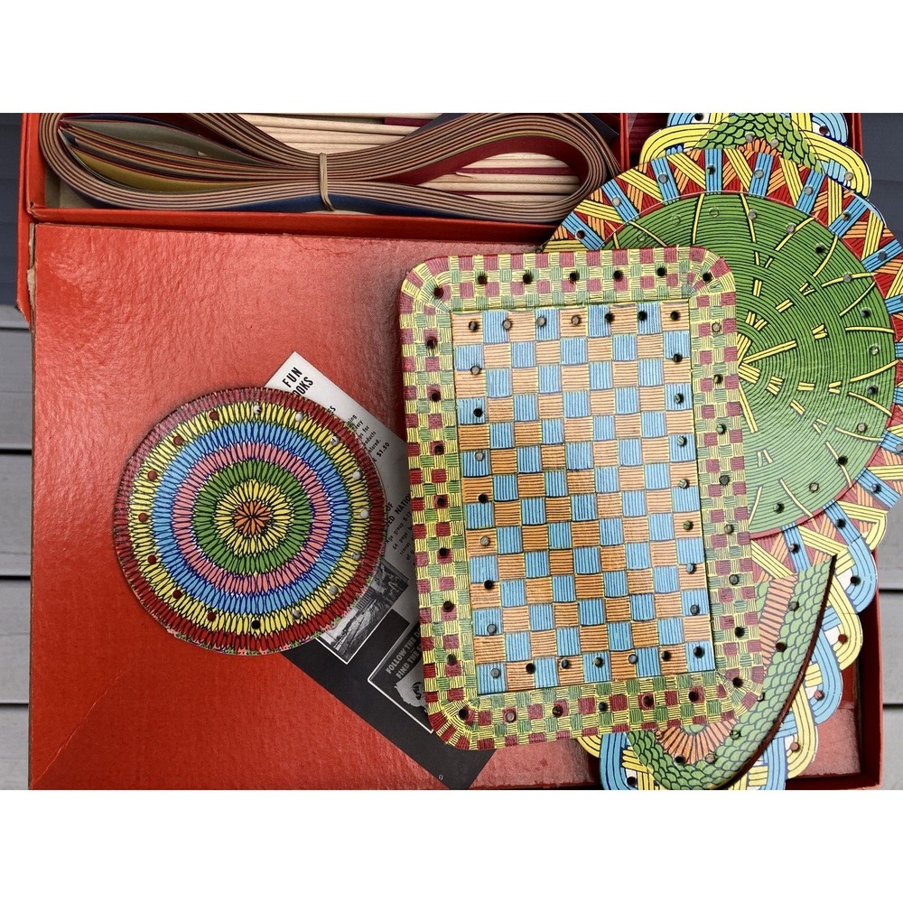 Vintage childs craft kit activity Basket Weaving Sam Gabriel & Sons 1930s 1940 - Picture 6 of 11
